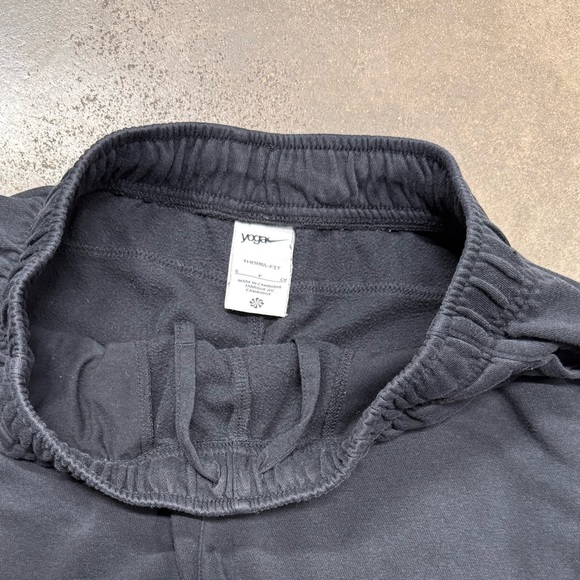 Nike Yoga Therma-FIT Core Shorts Black Iron Grey | Dri-FIT Warm Training - Picture 5 of 10